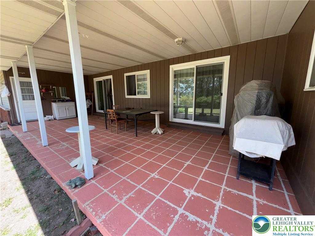 2215 Sutton Drive Stroudsburg, PA 18360 - Photo 3 of 16 Gallery Image 3