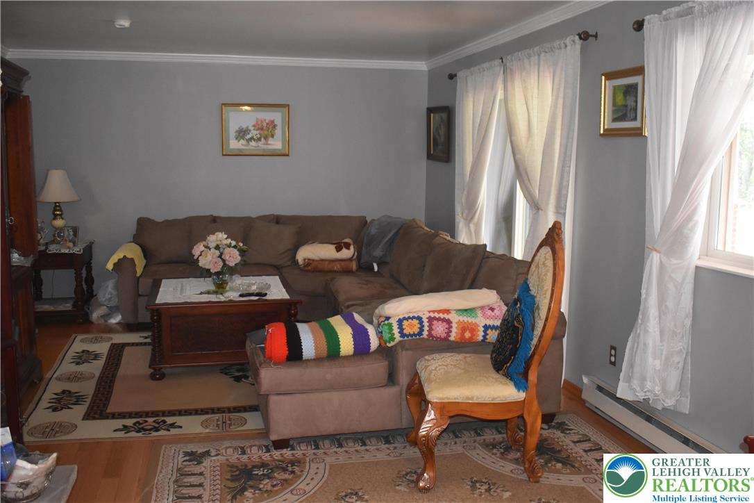 2215 Sutton Drive Stroudsburg, PA 18360 - Photo 4 of 16 Gallery Image 4