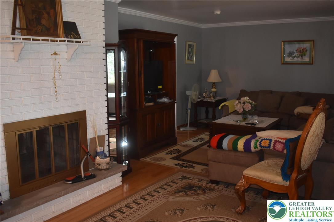 2215 Sutton Drive Stroudsburg, PA 18360 - Photo 5 of 16 Gallery Image 5