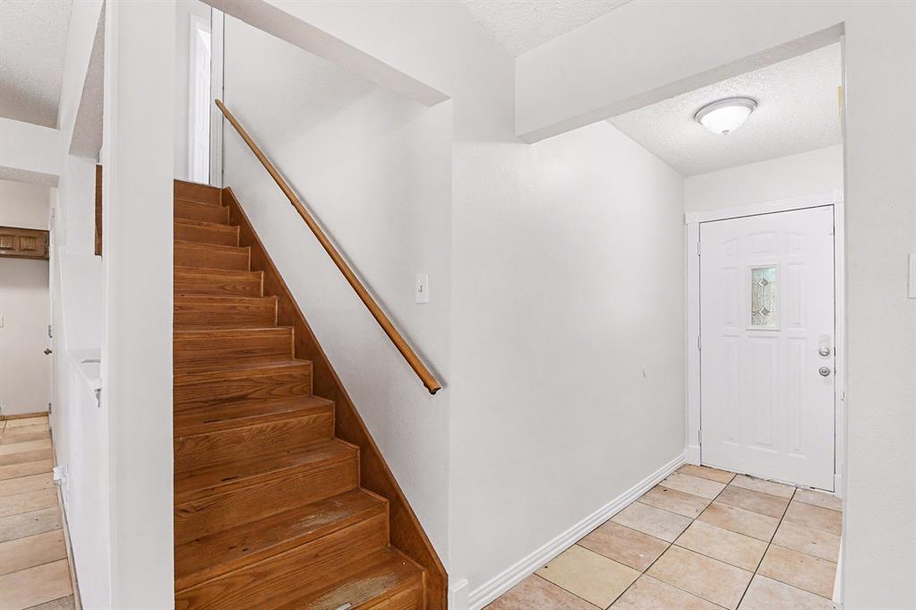 7912 Prairie Drive Watauga, TX 76148 - Photo 2 of 20 a view of entryway