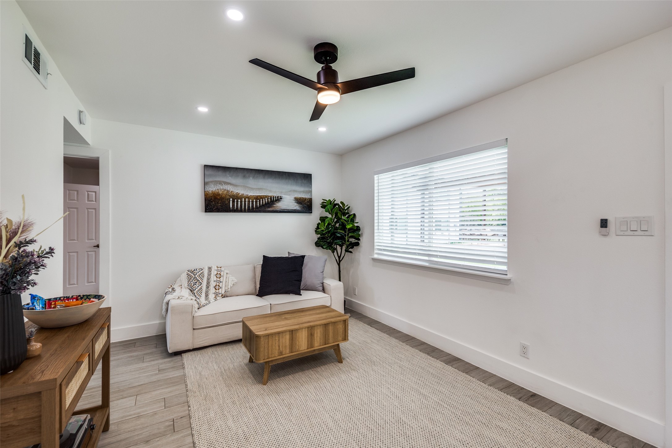 1200 East 52nd Street, Unit 204 Austin, TX 78723 - Photo 11 of 22