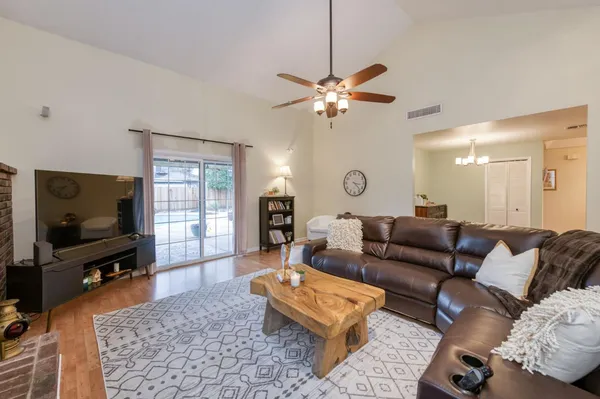 $475,000 | 230 North Bush Avenue, Clovis, CA 93612