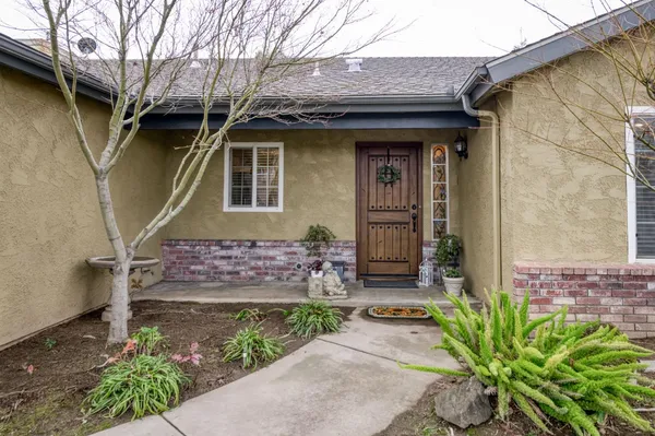 $475,000 | 230 North Bush Avenue, Clovis, CA 93612