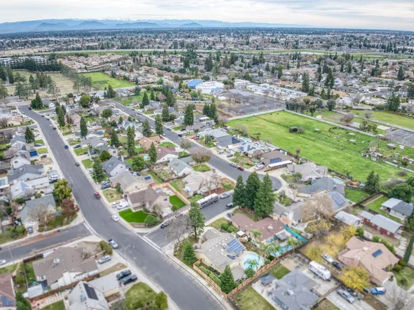 $475,000 | 230 North Bush Avenue, Clovis, CA 93612