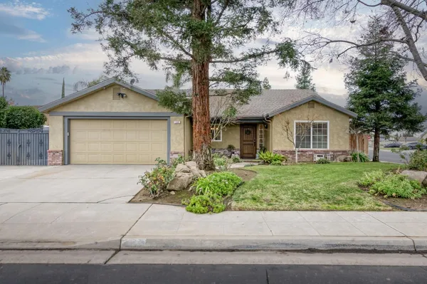 $475,000 | 230 North Bush Avenue, Clovis, CA 93612