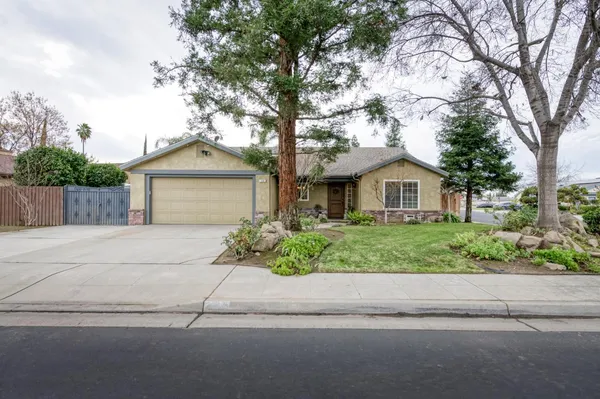 $475,000 | 230 North Bush Avenue, Clovis, CA 93612