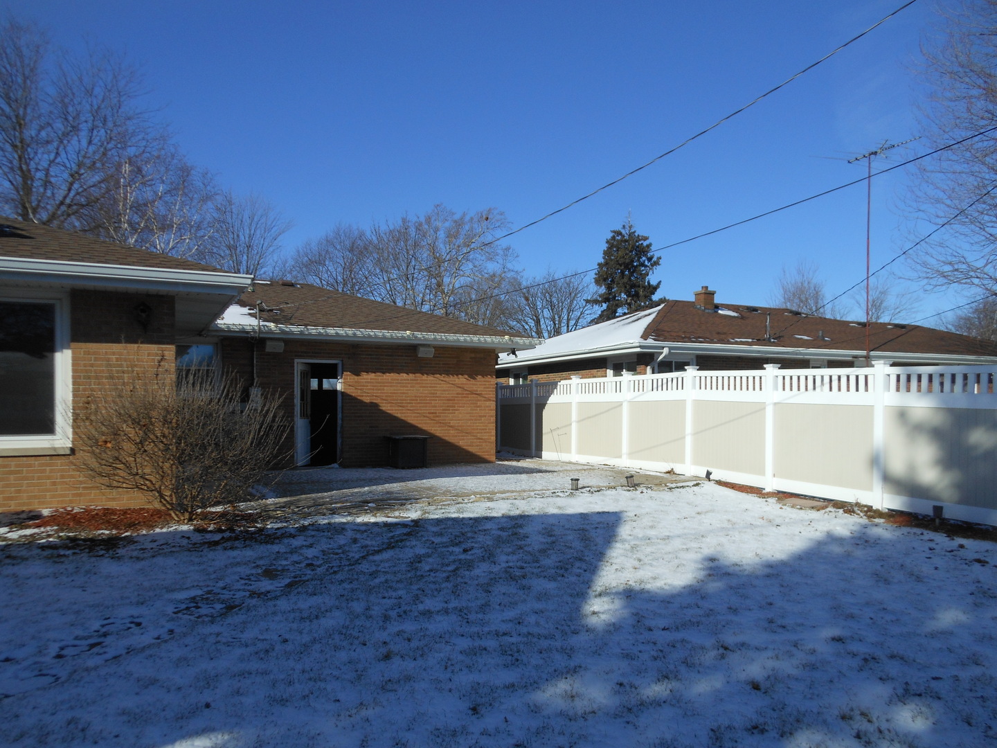 1004 Westminster Road Joliet, IL 60435 - Photo 5 of 30