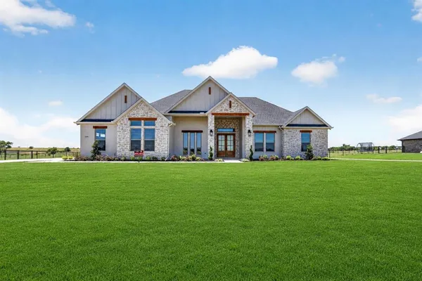 $634,500 | 6931 Eagle Creek Drive, Godley, TX 76044