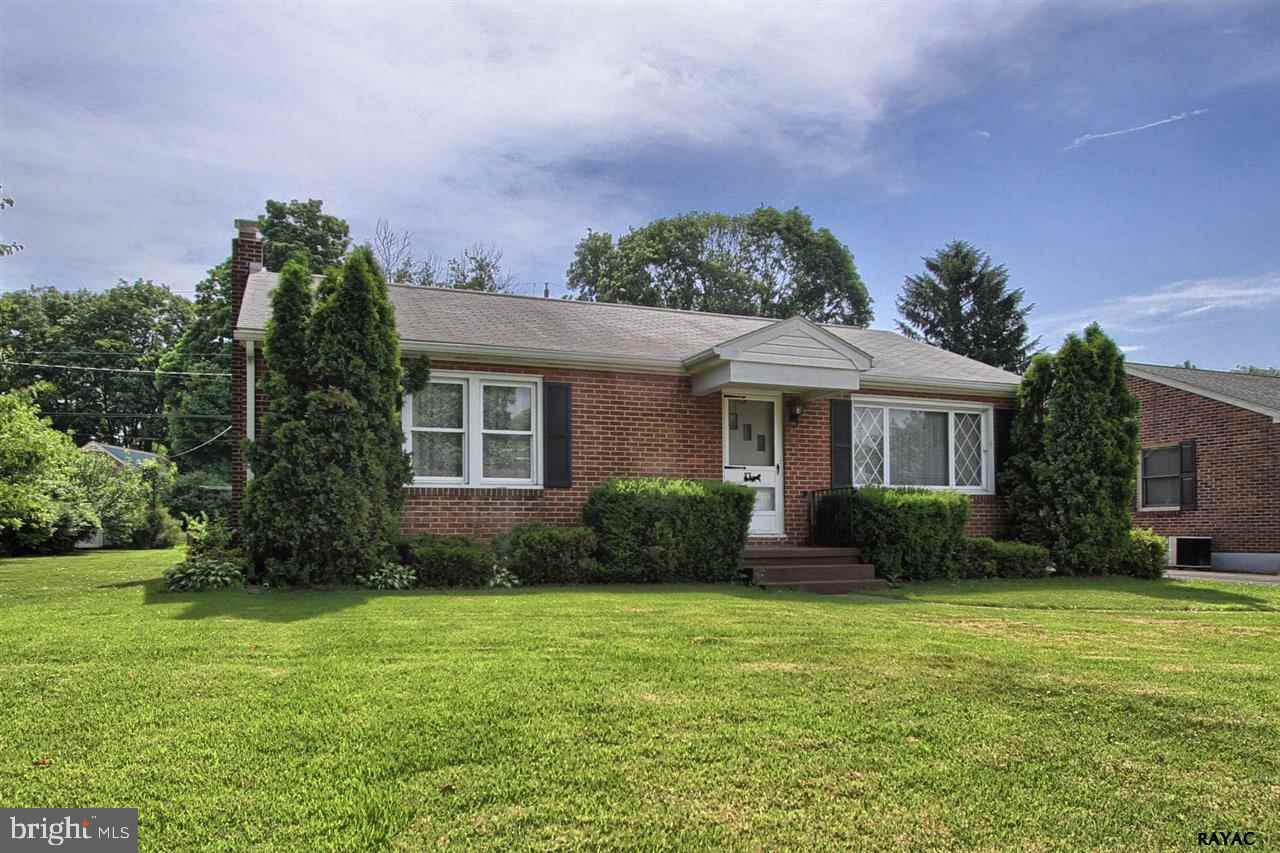 303 Maywood Road York, PA 17402 - Photo 1 of 30 Gallery Image 1