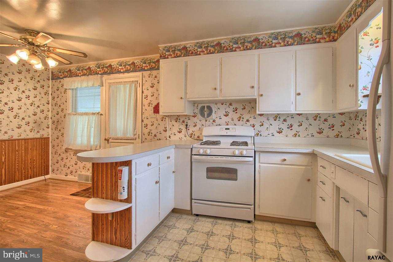 303 Maywood Road York, PA 17402 - Photo 11 of 30 Gallery Image 11