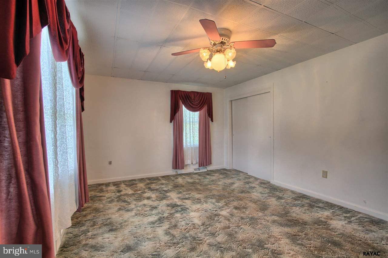 303 Maywood Road York, PA 17402 - Photo 14 of 30 Gallery Image 14