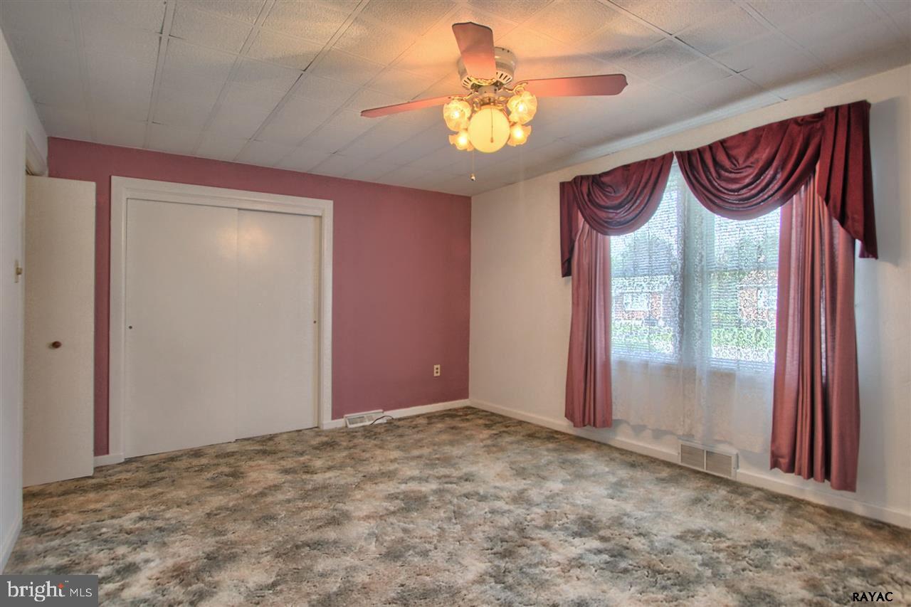 303 Maywood Road York, PA 17402 - Photo 15 of 30 Gallery Image 15