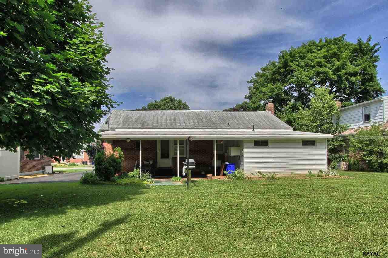 303 Maywood Road York, PA 17402 - Photo 25 of 30 Gallery Image 25