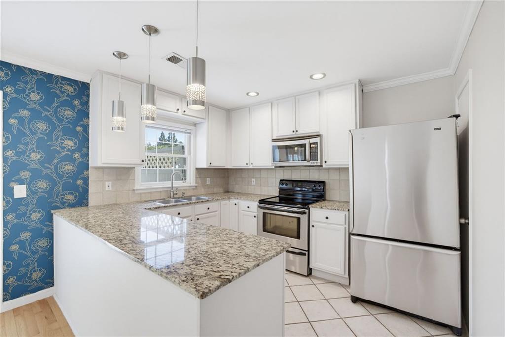 1101 Collier Road Northwest, Unit T5 Atlanta, GA 30318 - Photo 3 of 17 Gallery Image 3