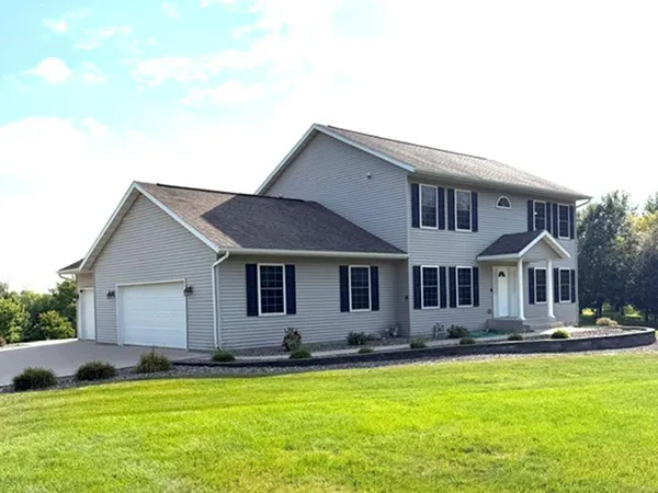 $555,900 | 1617 West 9th Street, Albert Lea, MN 56007