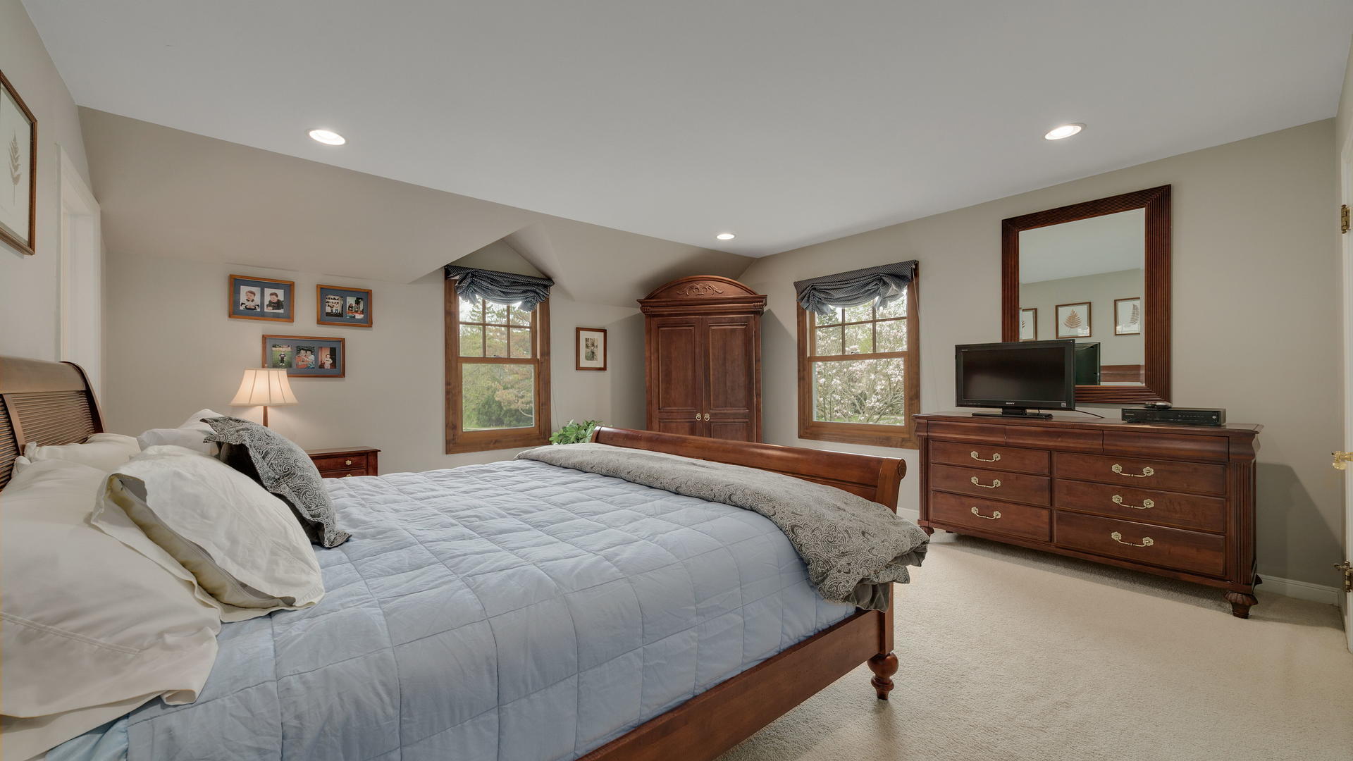 301 North Delaplaine Road Riverside, IL 60546 - Photo 22 of 34