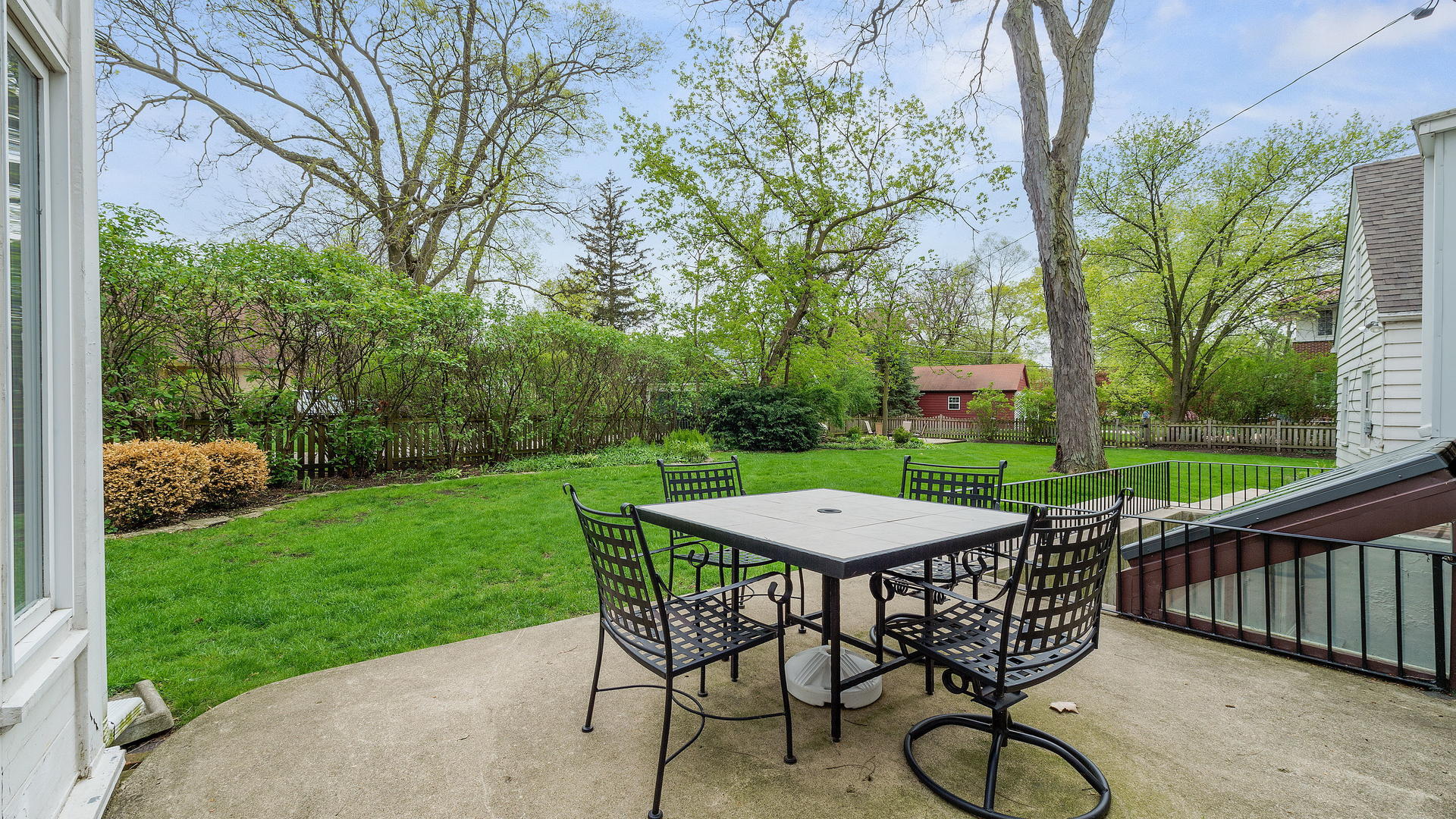 301 North Delaplaine Road Riverside, IL 60546 - Photo 31 of 34