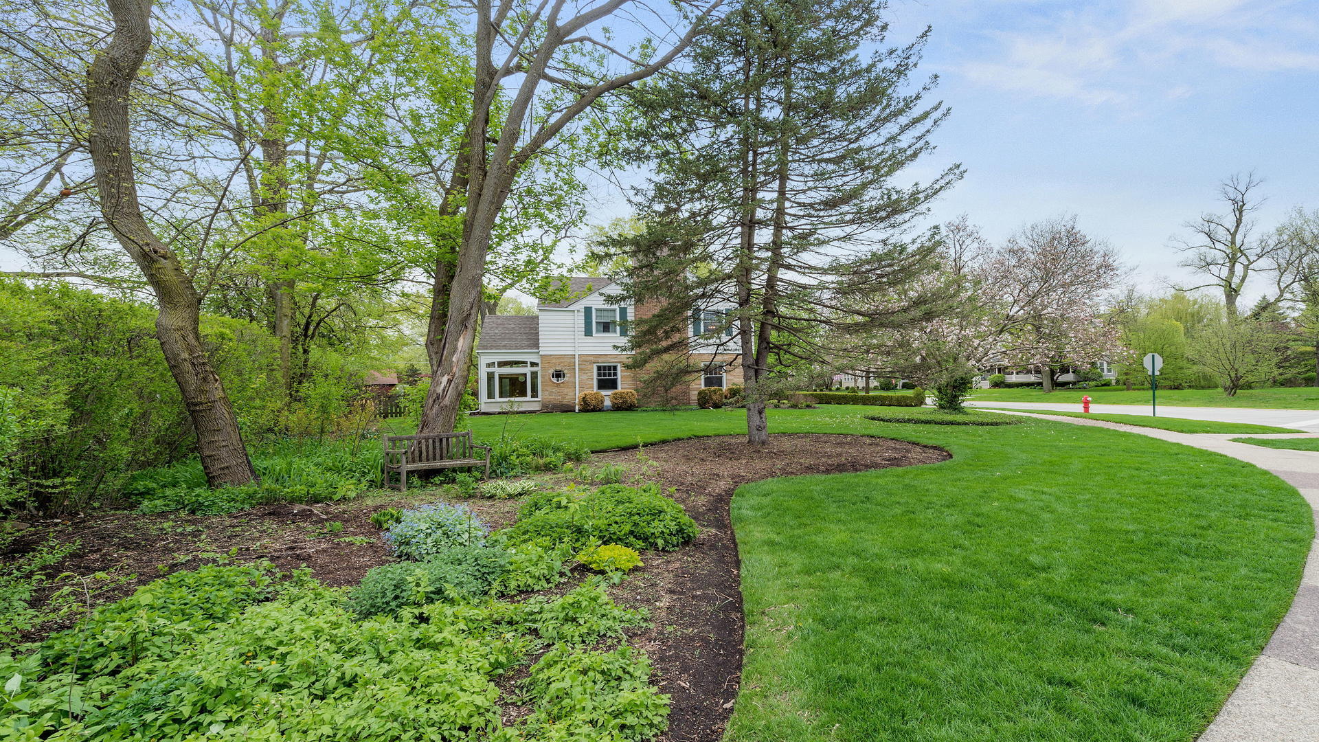 301 North Delaplaine Road Riverside, IL 60546 - Photo 32 of 34