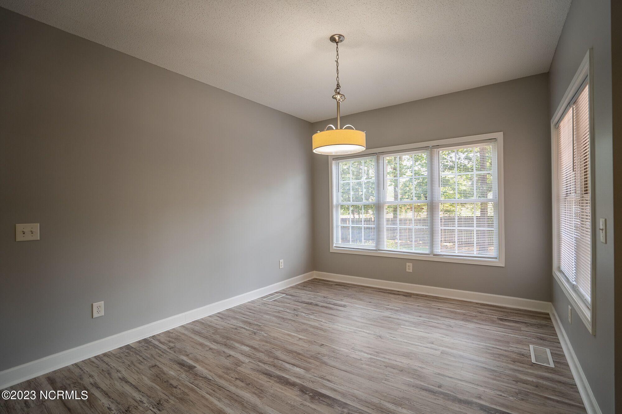 10 Red Cedar Lane Pinehurst, NC 28374 - Photo 9 of 27 Dining room