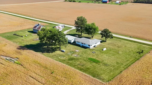 $199,000 | 1781 North 1400 East Road, Roberts, IL 60962