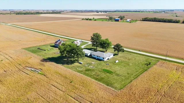 $199,000 | 1781 North 1400 East Road, Roberts, IL 60962