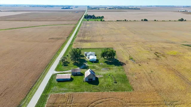 $199,000 | 1781 North 1400 East Road, Roberts, IL 60962