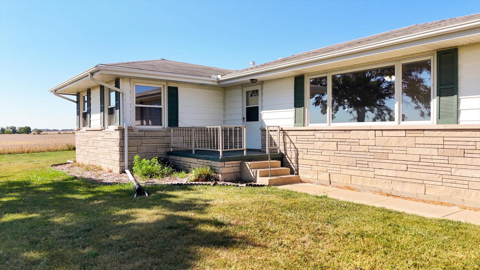 1781 North 1400 East Road Roberts, IL 60962 - Photo 6 of 33