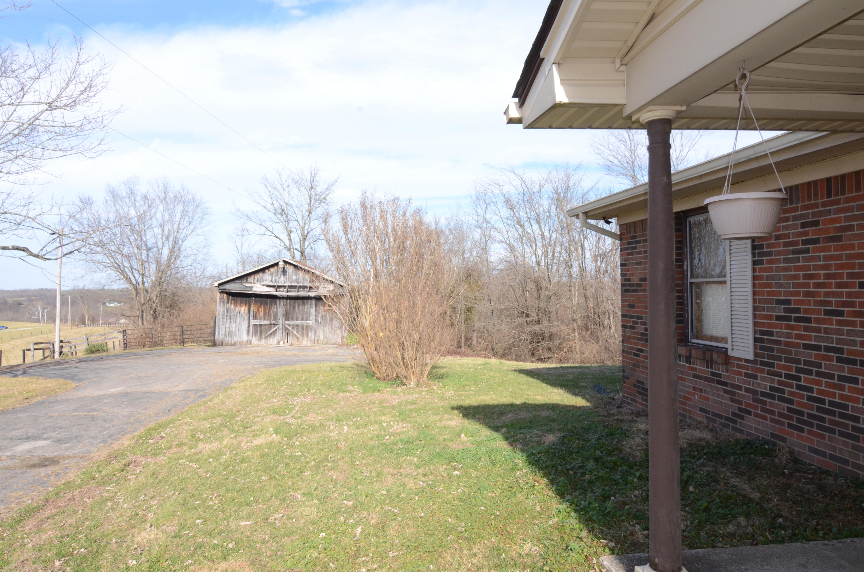 4180 Bybee Road Winchester, KY 40391 - Photo 7 of 44 PIC_4310