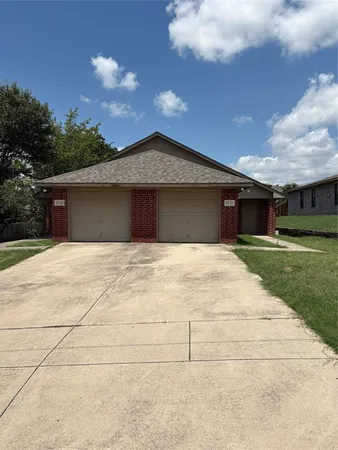 $1,700 | 8128 Doreen Avenue, Fort Worth, TX 76116