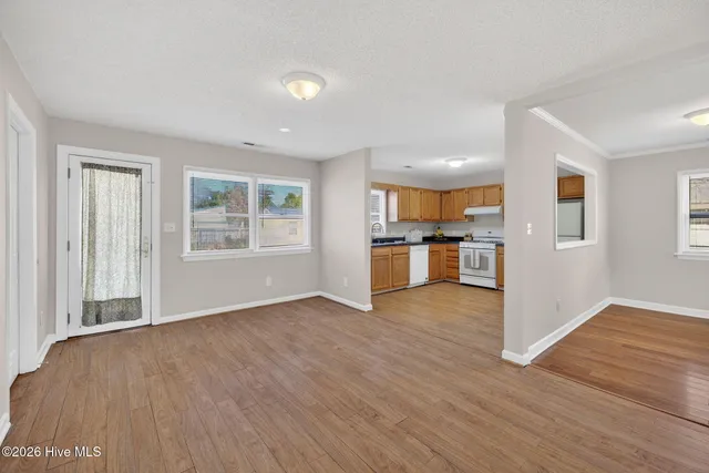 $2,200 | 5201 Lord Tennyson Road, Wilmington, NC 28405