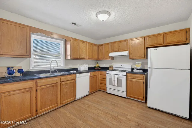 $2,200 | 5201 Lord Tennyson Road, Wilmington, NC 28405