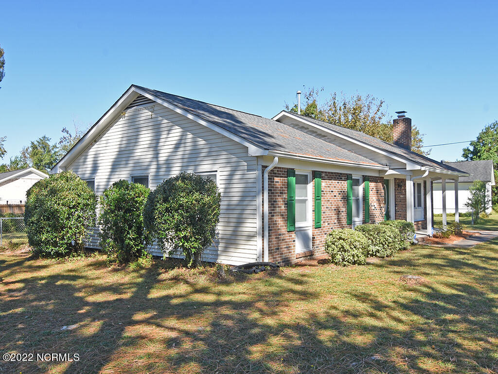 5201 Lord Tennyson Road Wilmington, NC 28405 - Photo 20 of 20 Side View