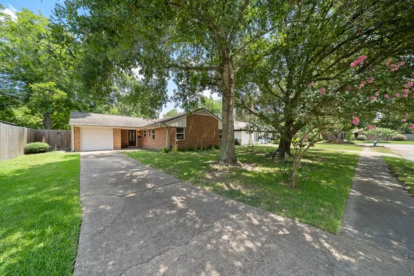 $2,150 | 4306 Warm Springs Road, Houston, TX 77035