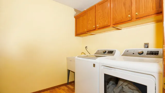 $290,000 | 1206 Chatham Lane, Bloomington, IL 61704