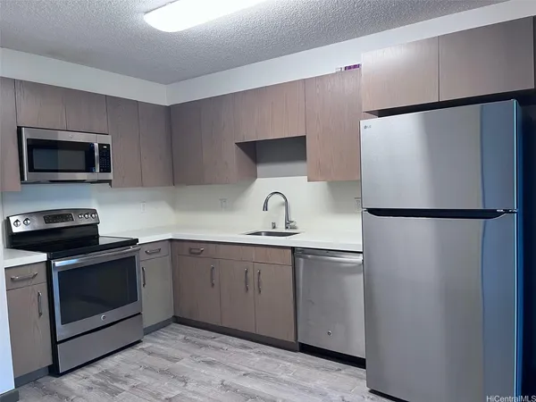 $3,000 | 7000 Hawaii Kai Drive, Unit 3304, Honolulu, HI 96825