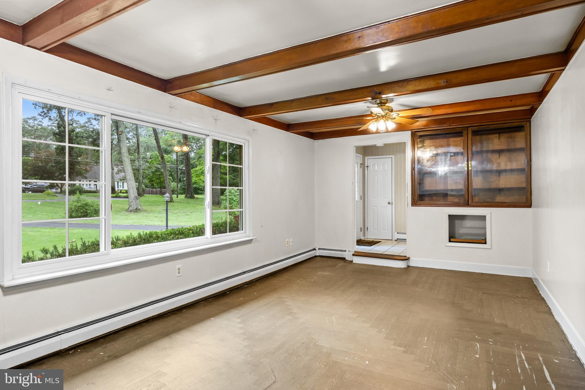 319 Birmingham Road Pemberton, NJ 08068 - Photo 6 of 34 LAARRGE picture Window