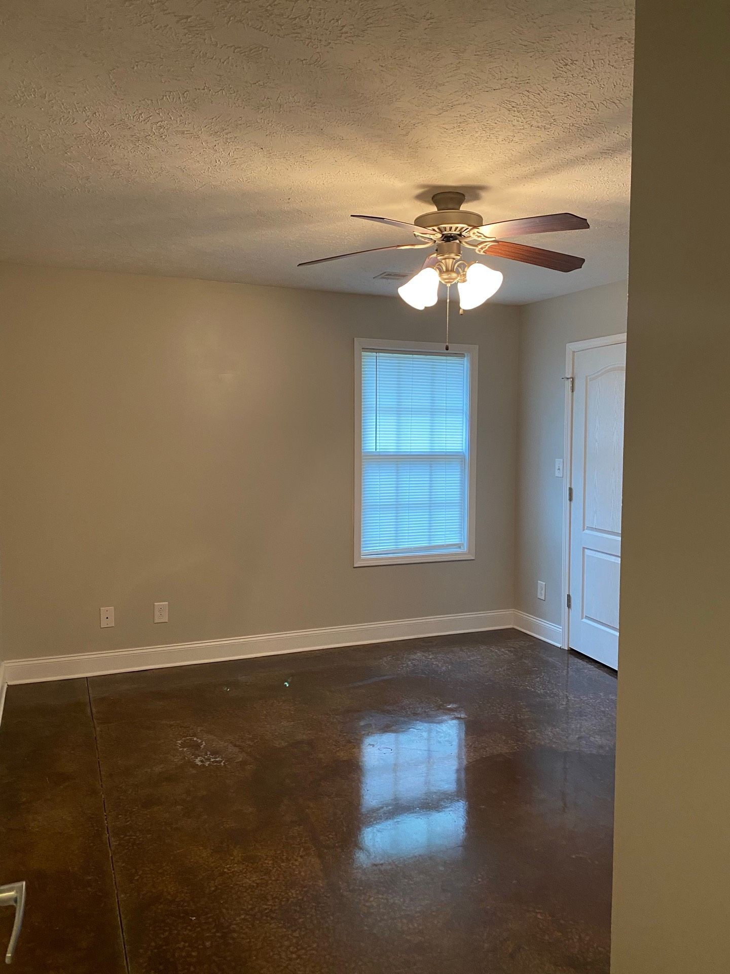 333 Rossview Road Clarksville, TN 37043 - Photo 3 of 4 Gallery Image 3