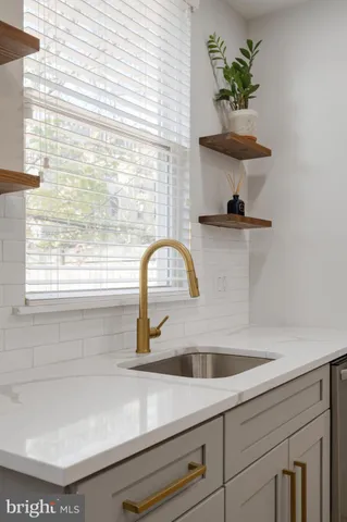 a close view of sink and tap