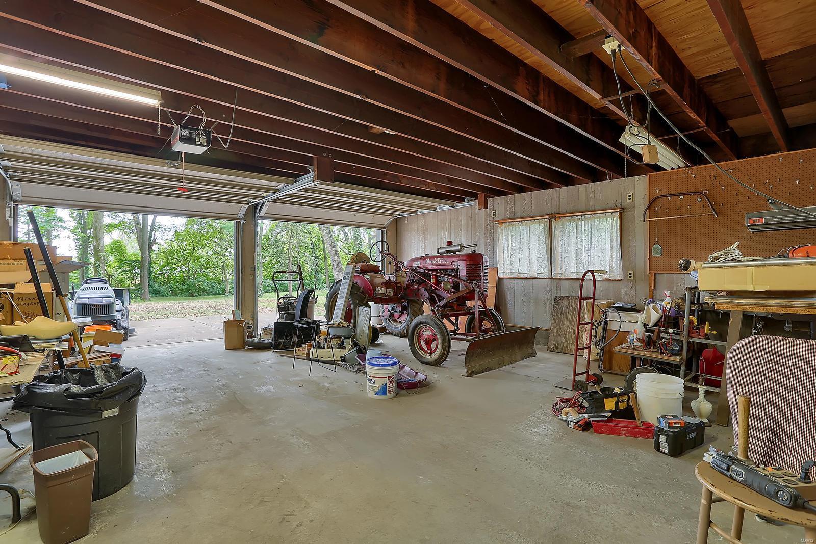 7017 Howdershell Road Hazelwood, MO 63042 - Photo 25 of 34 Gallery Image 25