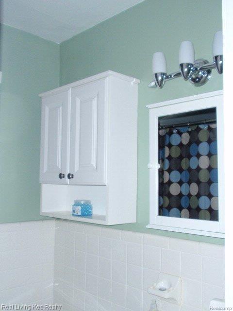 16105 Stephens Road Eastpointe, MI 48021 - Photo 13 of 25 Stephens 011