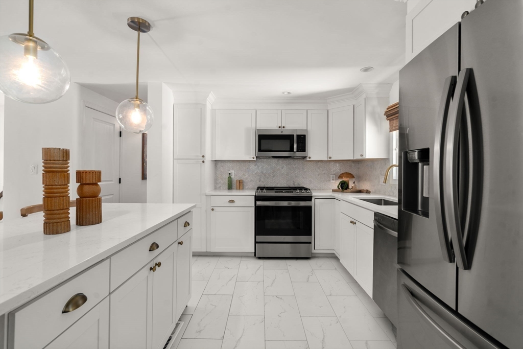 63 Massasoit Lane Hanover, MA 02339 - Photo 10 of 36 Gallery Image 10