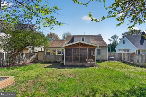 $760,000 | 6610 Cavalier Drive, Alexandria, VA 22307
