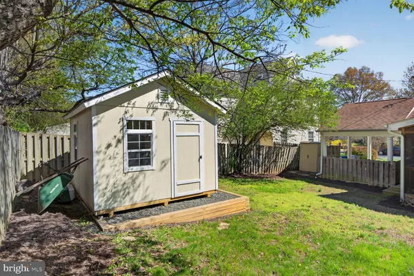 $760,000 | 6610 Cavalier Drive, Alexandria, VA 22307