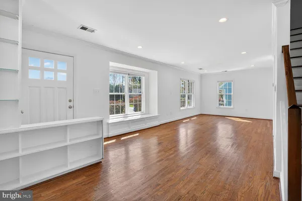 $760,000 | 6610 Cavalier Drive, Alexandria, VA 22307