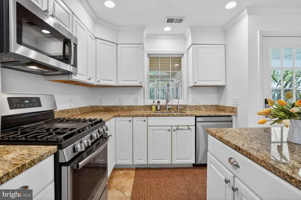 $760,000 | 6610 Cavalier Drive, Alexandria, VA 22307