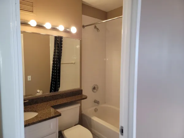 $4,200 | 3660 North Lake Shore Drive, Unit 4713, Chicago, IL 60613