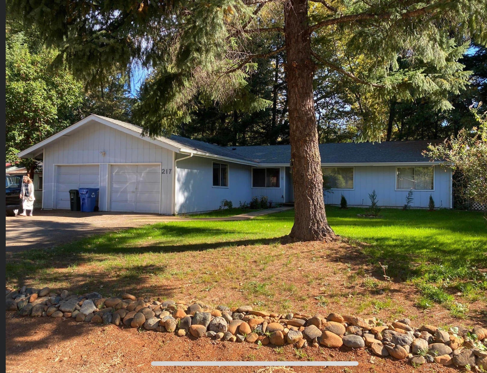 217 Shadowbrook Drive Cave Junction, OR 97523 - Photo 2 of 25 12954