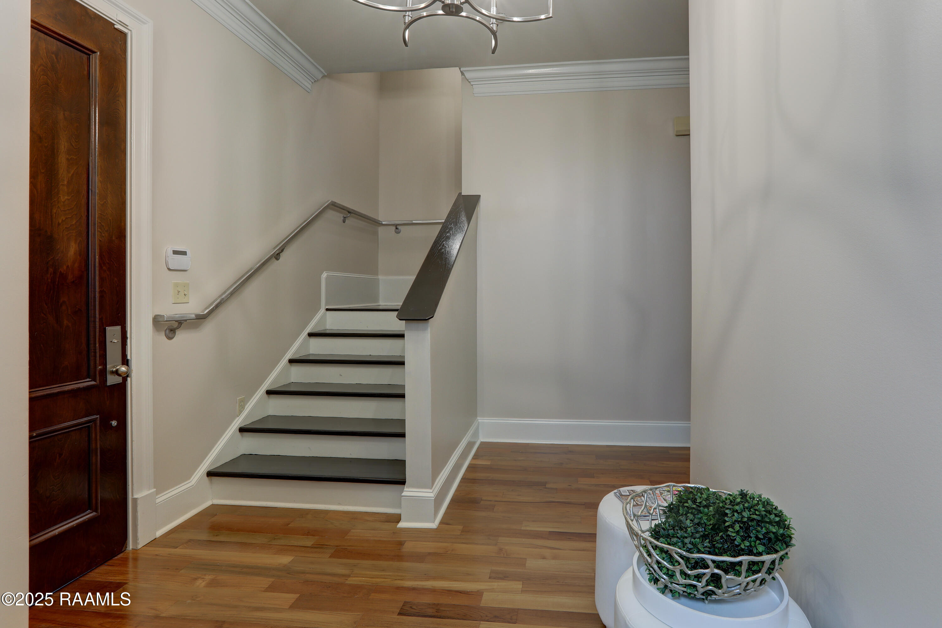 605 Silverstone Road, Unit 205B Lafayette, LA 70508 - Photo 23 of 48 Foyer