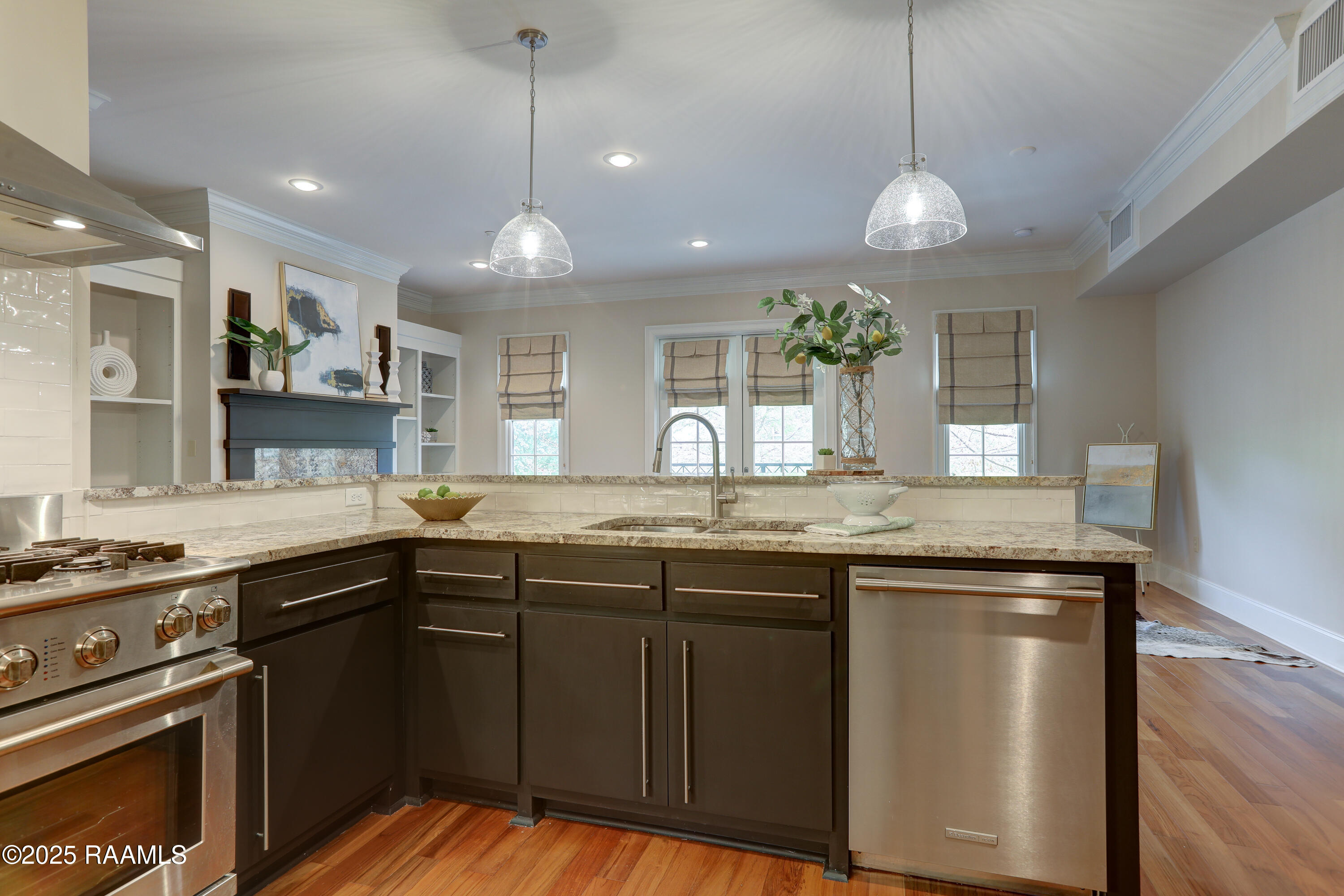 605 Silverstone Road, Unit 205B Lafayette, LA 70508 - Photo 9 of 48 Kitchen