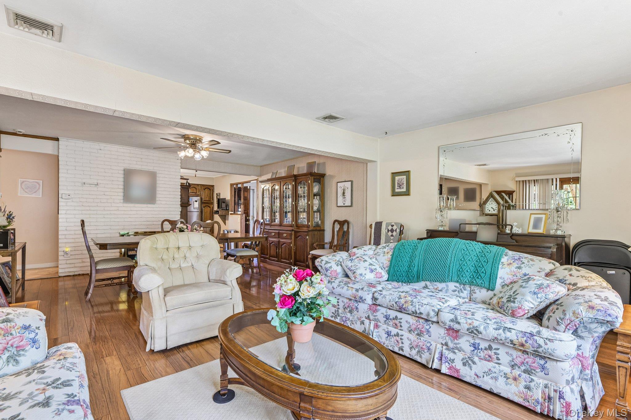 83 Coppersmith Road Levittown, NY 11756 - Photo 8 of 24